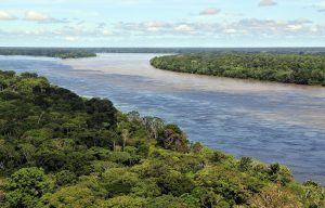 Dieses Bild hat ein leeres Alt-Attribut. Der Dateiname ist Amazonas-300x192.jpg